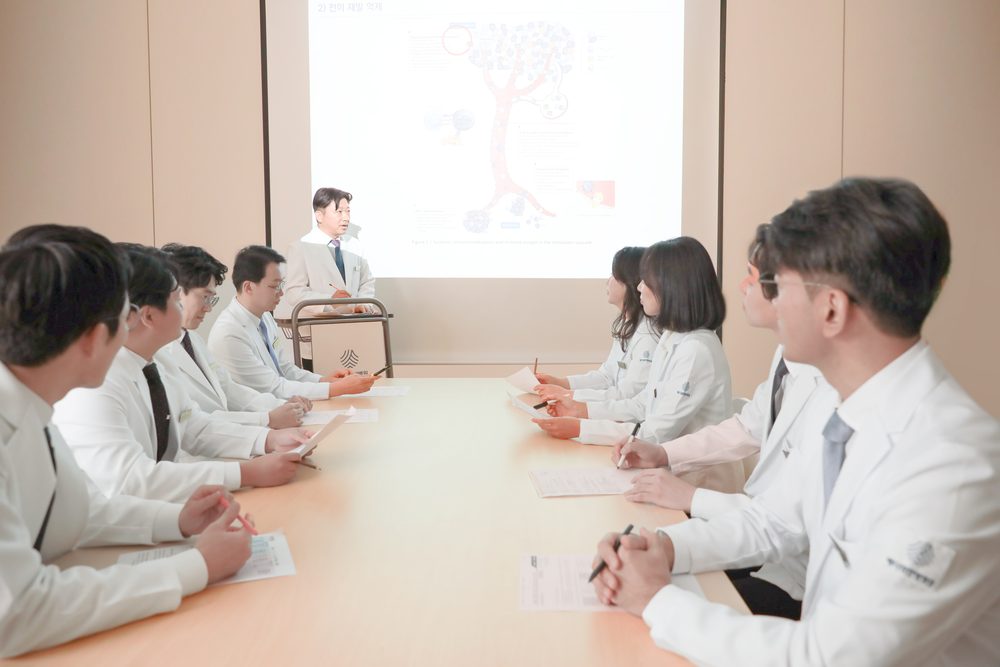 메디람한방병원 의료진 회의 모습